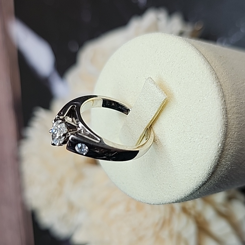 G/VVS1 0.58 OVAL DIAMOND CATHEDRAL SET 14 KT WHITE GOLD RING WITH APPRA… - Picture 5 of 16